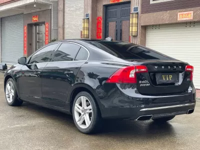Volvo S60 2014, фото 4