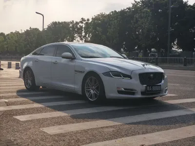 Jaguar Xj 2018, фото 3