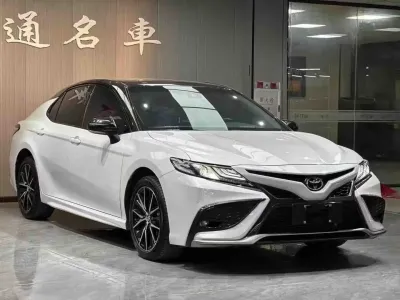 Toyota Camry 2022, фото 3
