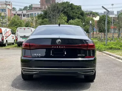 Volkswagen Passat 2023, фото 6