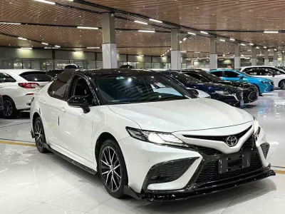 Toyota Camry 2022, фото 3