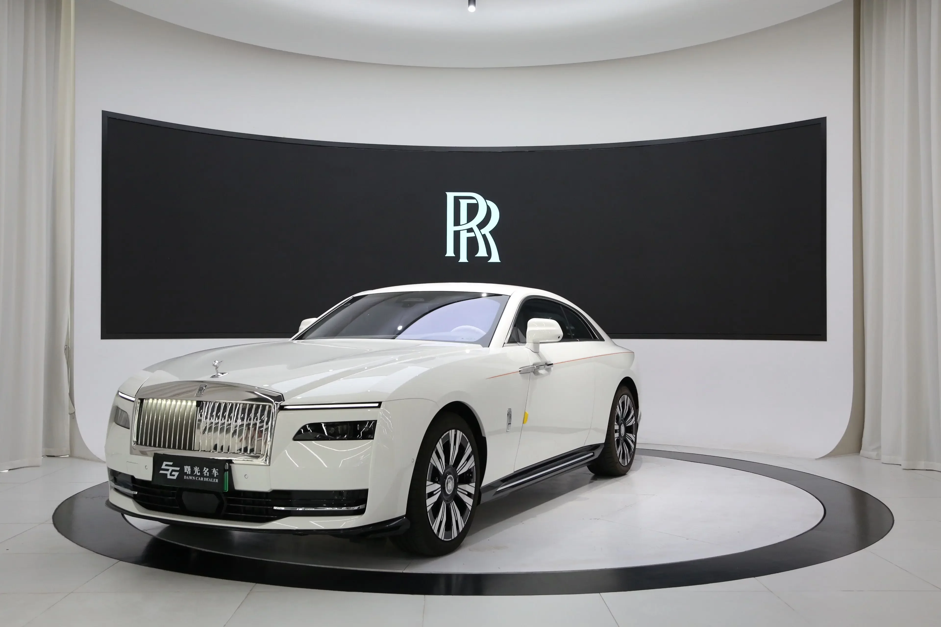Rolls-Royce The-Shining 2026