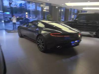 Aston-Martin Db11 2020, фото 4