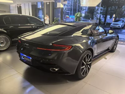 Aston-Martin Db11 2020, фото 6