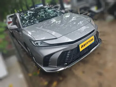 Toyota Camry 2025, фото 3
