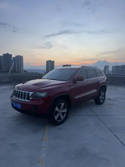 Jeep Grand-Cherokee 2011, фото 1