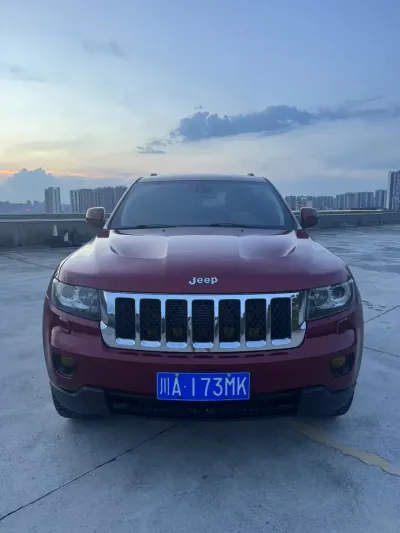 Jeep Grand-Cherokee 2011, фото 2