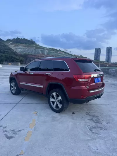 Jeep Grand-Cherokee 2011, фото 4
