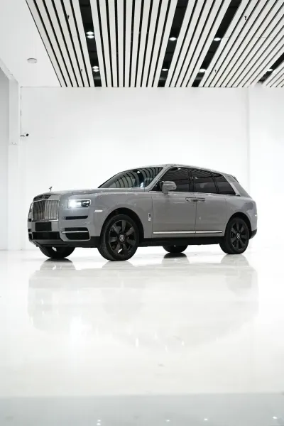 Rolls-Royce Cullinan 2020, фото 1