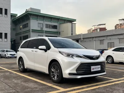 Toyota Sienna 2025, фото 3