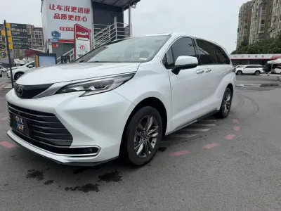 Toyota Sienna 2026, фото 1