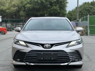 Toyota Camry 2023, фото 2