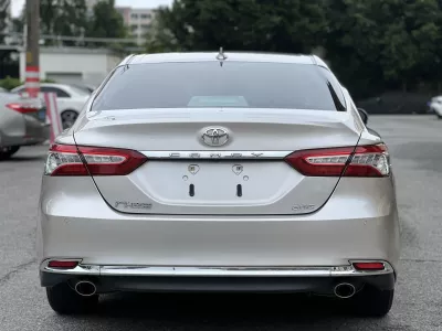 Toyota Camry 2023, фото 6