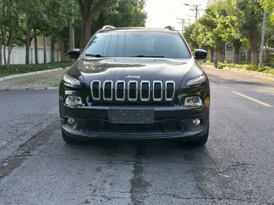 Jeep Cherokee 2016, фото 2