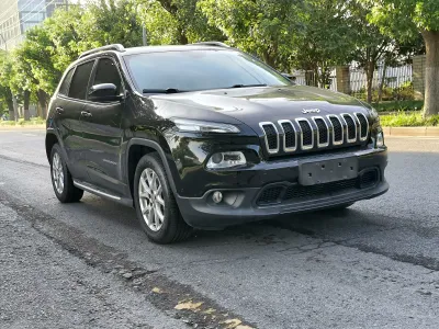 Jeep Cherokee 2016, фото 3