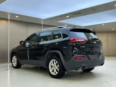 Jeep Cherokee 2016, фото 4