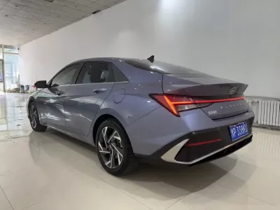 Hyundai Elantra 2023, фото 4