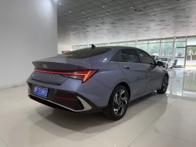 Hyundai Elantra 2023, фото 6
