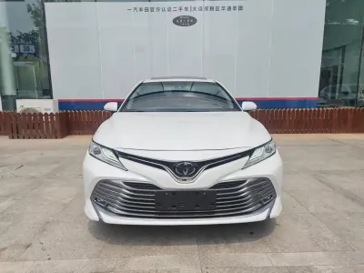 Toyota Camry 2020, фото 2
