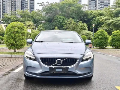 Volvo V40 2017, фото 2