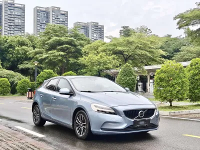 Volvo V40 2017, фото 3