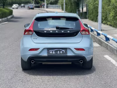 Volvo V40 2016, фото 5