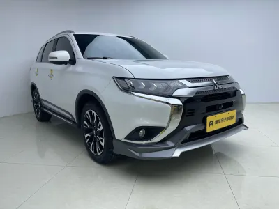 Mitsubishi Outlander 2021, фото 3