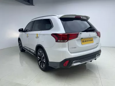 Mitsubishi Outlander 2021, фото 5