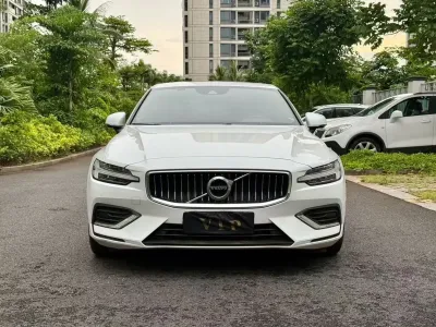 Volvo S60 2022, фото 2