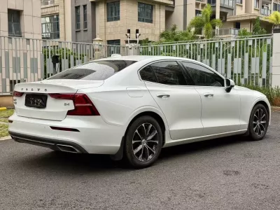 Volvo S60 2022, фото 6