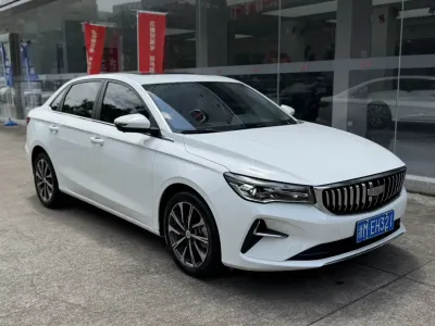 Geely Emgrand 2025, фото 3