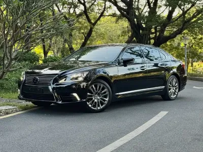 Lexus LS 2013, фото 1
