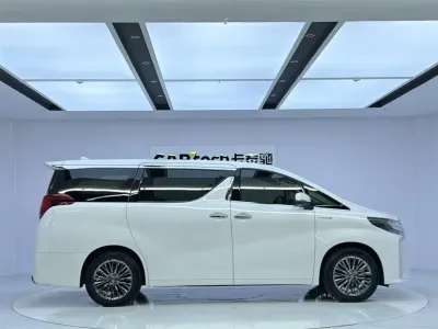 Toyota Alphard 2022, фото 6
