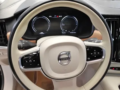 Volvo S90 Plug-in Hybrid 2020, фото 6