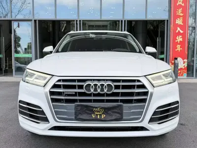 Audi Q5L 2019, фото 1