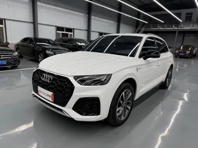 Audi Q5L 2023, фото 1