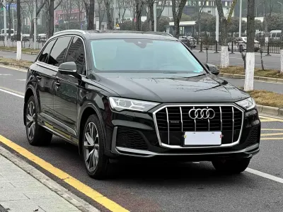 Audi Q7 2023, фото 3