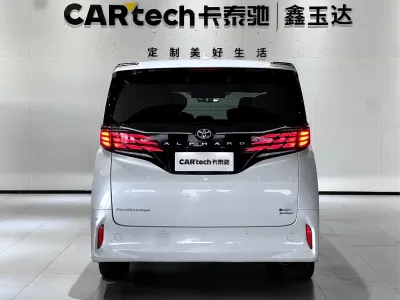 Toyota Elfa 2024, фото 6