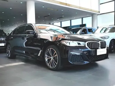BMW 5 Series 2023, фото 4