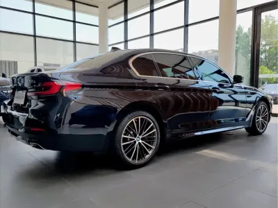 BMW 5 Series 2023, фото 5
