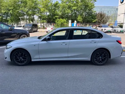 BMW 3 Series 2024, фото 4
