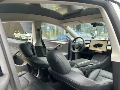 Tesla Model Y 2022, фото 3