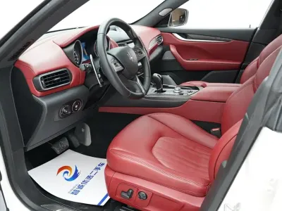 Maserati Levante 2018, фото 6