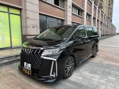 Toyota Alphard 2015, фото 1