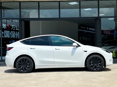 Tesla Model Y 2024, фото 4