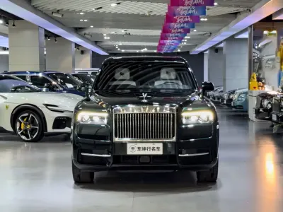 Rolls-Royce Cullinan 2022, фото 2