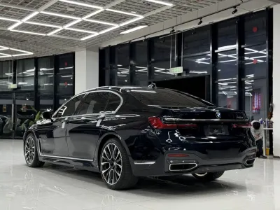 BMW 7 Series 2021, фото 6
