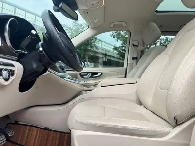 Mercedes-Benz V-Class 2020, фото 6