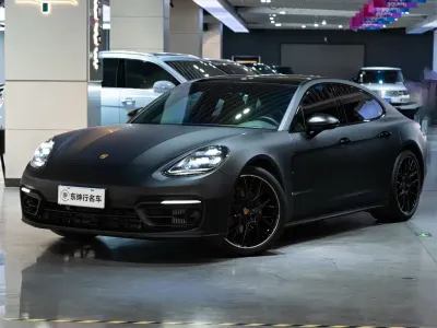 Porsche Panamera 2022, фото 1