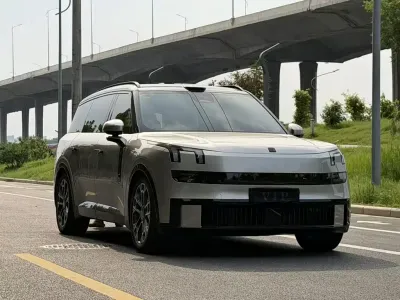 Lynk & Co 900 2025, фото 1